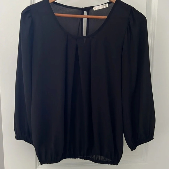 black Top with sheer sleeves A’gaci - Picture 7 of 9